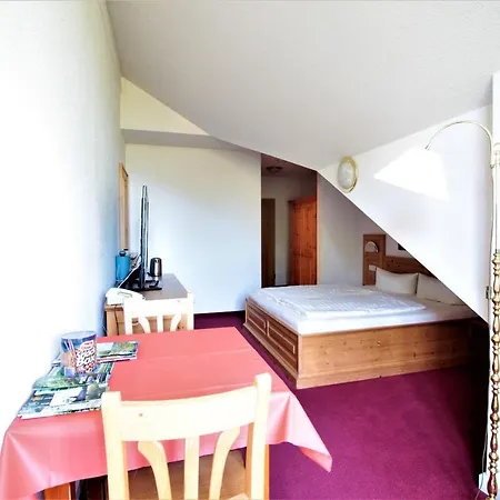 Hotel Ruhiges Doppelzimmer Im Ahornhof *