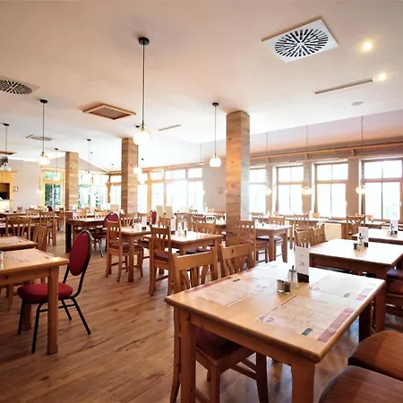Hotel Ruhiges Doppelzimmer Im Ahornhof *